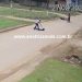 IMAGENS FORTES – Câmera de segurança registra momento que dupla em moto executa dois a tiros em Cujubim