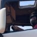 Motorista que saiu de RO com destino a SC é flagrado dirigindo carreta sem parabrisa e usando capacete em estrada de MT; assista o vídeo