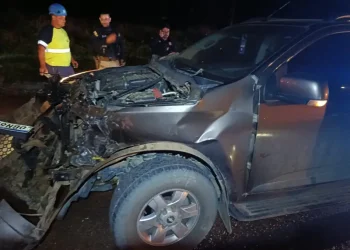 JARU – Colisão entre caminhonete S10 e carreta é registrada na BR-364 no trevo de acesso a Theobroma e Jorge Teixeira