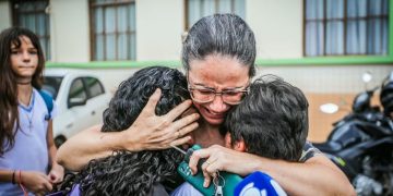Adolescente faz ataque a tiros em escola do Acre e deixa 2 funcionárias mortas e 4 feridos; veja vídeo