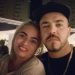 Esposa de piloto que morreu ao bater em poste diz que marido a beijou antes de sair de casa: ‘Olhou como se fosse me deixar’