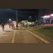 JARU – PM conduz cerca de 20 pessoas, na maioria menores de idade, após encontrar droga com um dos frequentadores de estabelecimento