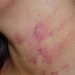 Homem é preso por agredir a própria esposa após ser chamado de corno