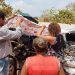 Idoso de 84 anos fica preso às ferragens após colisão entre duas caminhonetes