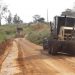 Prefeitura de Jaru continua com patrolamento de estradas rurais; serviço acontece na Linha 614