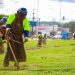 Prefeitura de Jaru realiza limpeza e manutenção de canteiros da BR-364