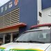 Rapaz seminu invade comércio, “faz sexo” com torneiras, dirige “palavras diabólicas” contra policiais e acaba preso