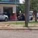 Arma de assassino falha e testemunha escapa; homem baleado fica em estado grave e suspeito destrói o próprio celular ao ser preso