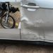 JARU – Acidente entre moto e carro é registrado na avenida Florianópolis, em frente a Unisp