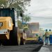 Prefeitura de Jaru finaliza asfaltamento da rua Minas Gerais, entre Rio Grande do Norte e Princesa Isabel, no Setor 05