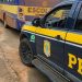 Motorista de transporte escolar foge de abordagem da PRF deixando para trás ônibus com alunos a bordo