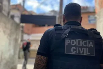 Três crianças morreram carbonizadas em incêndio após mãe sair para festa e deixar eles sozinhos