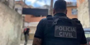 Três crianças morreram carbonizadas em incêndio após mãe sair para festa e deixar eles sozinhos