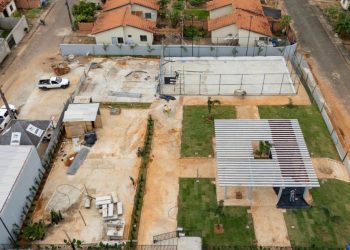 Praça e quadra poliesportiva do Jardim Primavera estão em fase final de construção