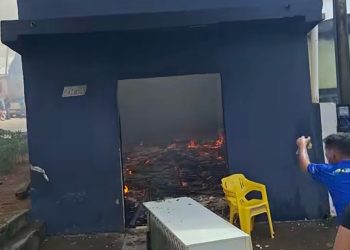 JARU – Incêndio atinge salão e residência na rua Florianópolis