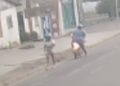 JARU – Câmera flagra mulheres em motocicleta furtando vasos de plantas idosos que vai registrar ocorrência