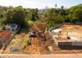 Prefeitura de Jaru inicia abertura de novo trecho da Rua Goiás; ampliação da via irá facilitar acesso aos bairros Parque Universitário e Residencial Orleans